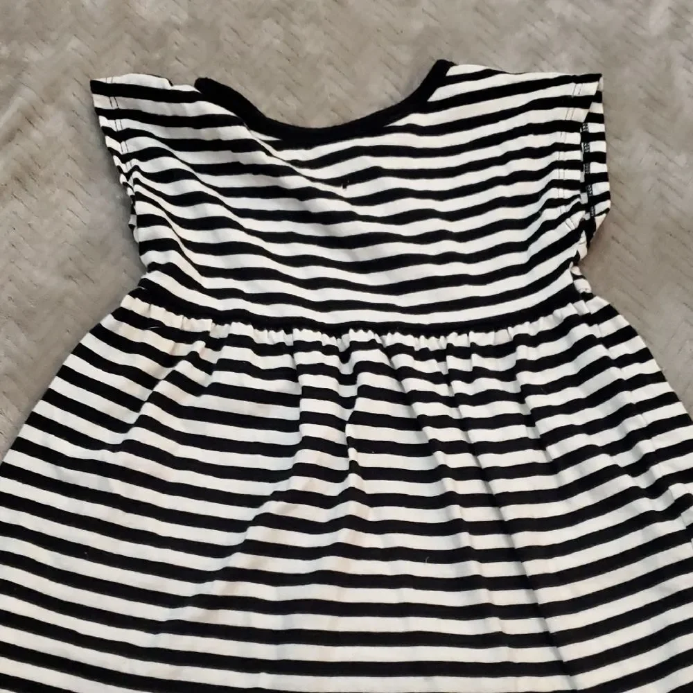 Old Navy Black and White Striped Casual Dress Baby 12-18 Months